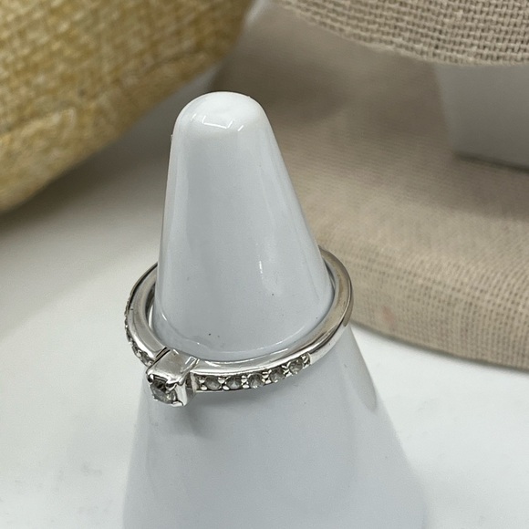 Vintage 925 FAS Sterling Silver Ring Size 7 CZ Solitaire & Channel Accents - Picture 14 of 17